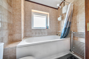 Family bathroom- click for photo gallery